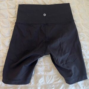lululemon athletica Women's Black High-Waisted Shorts